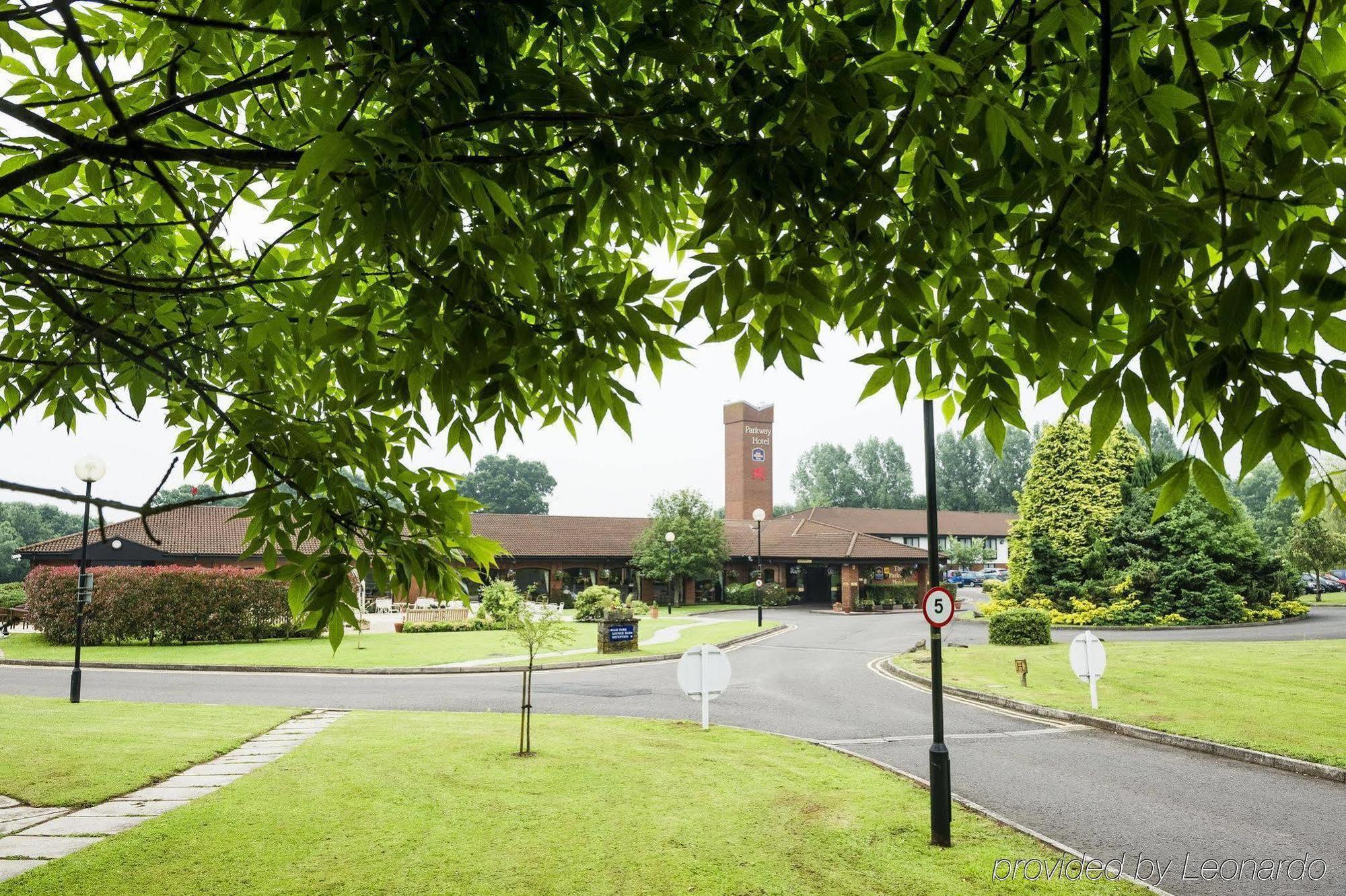 Parkway Hotel & Spa Cwmbran Exterior foto